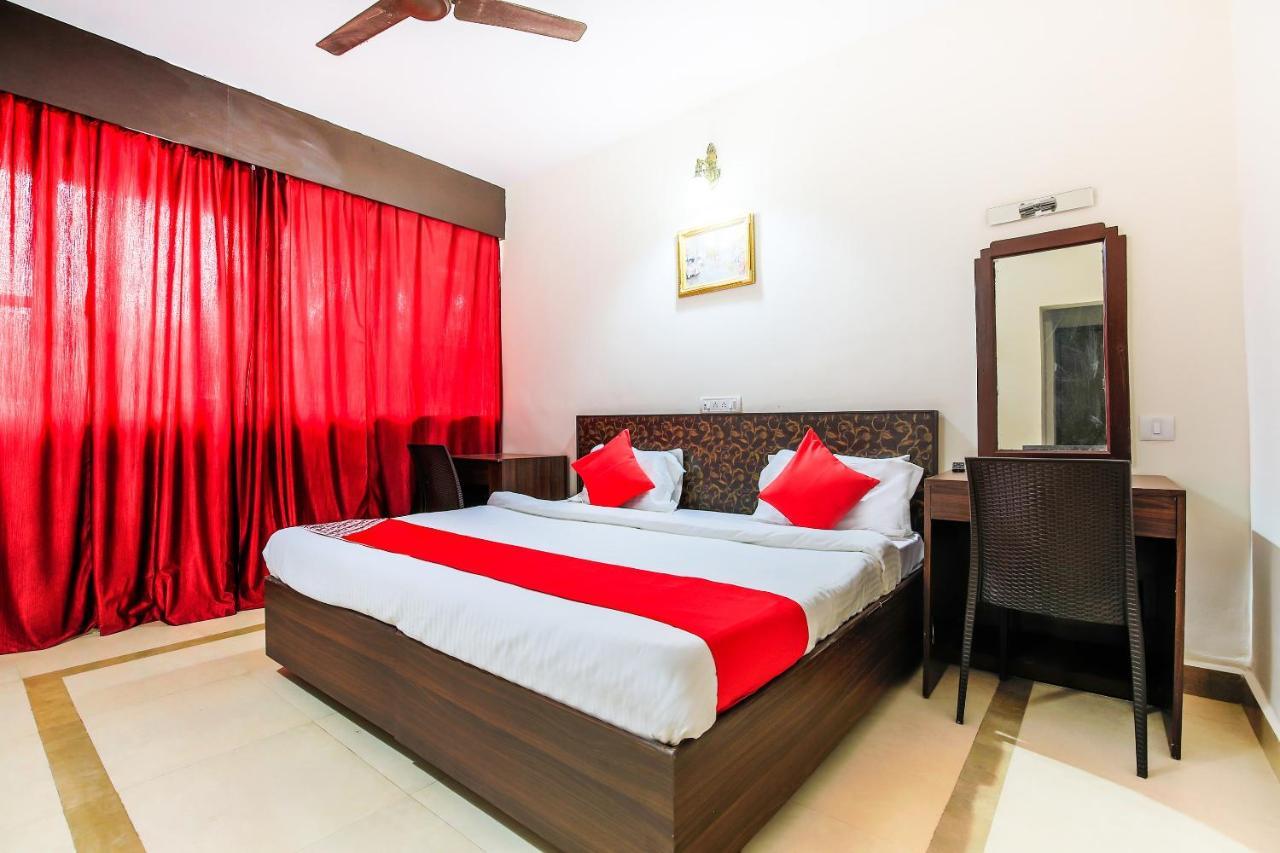 Oyo 18794 Hotel Colva Plaza Kültér fotó