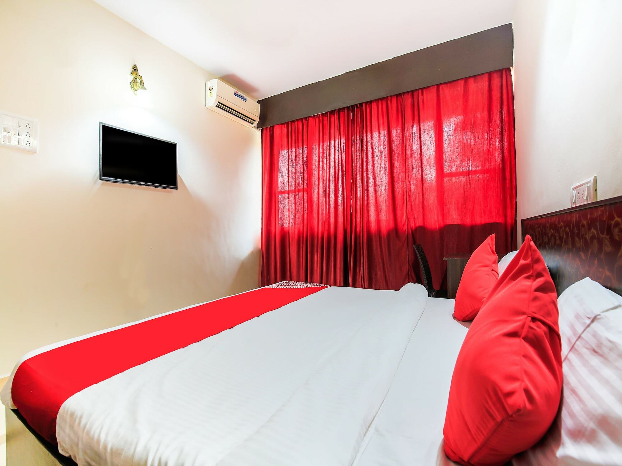 Oyo 18794 Hotel Colva Plaza Kültér fotó