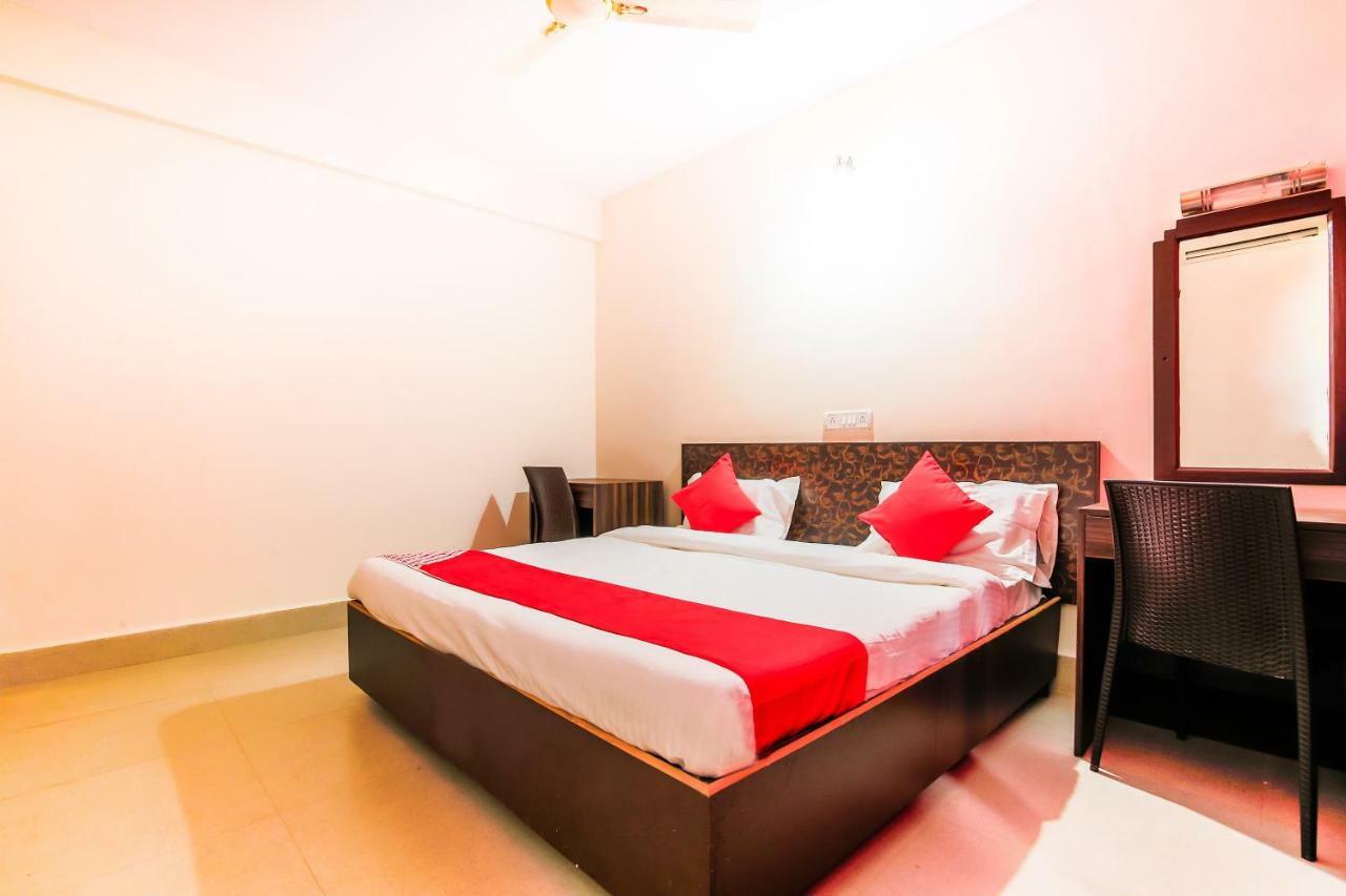 Oyo 18794 Hotel Colva Plaza Kültér fotó